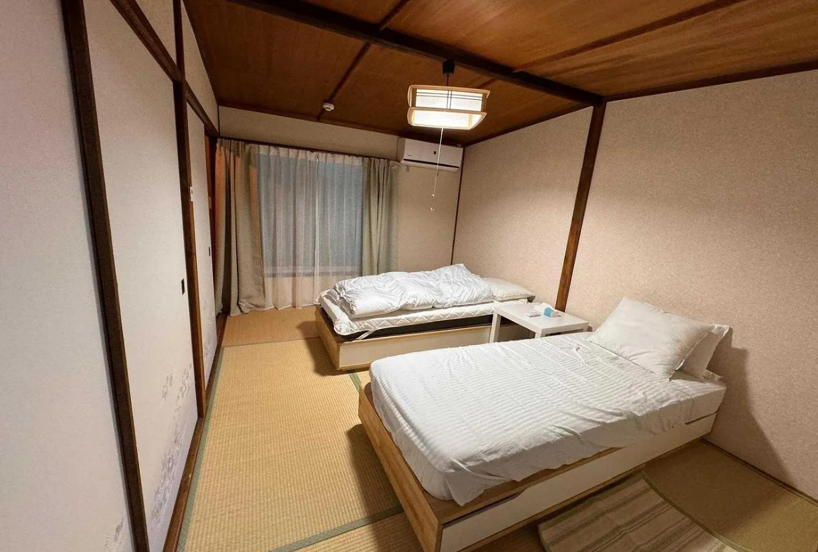 Villa The Nomad Inn Osaka