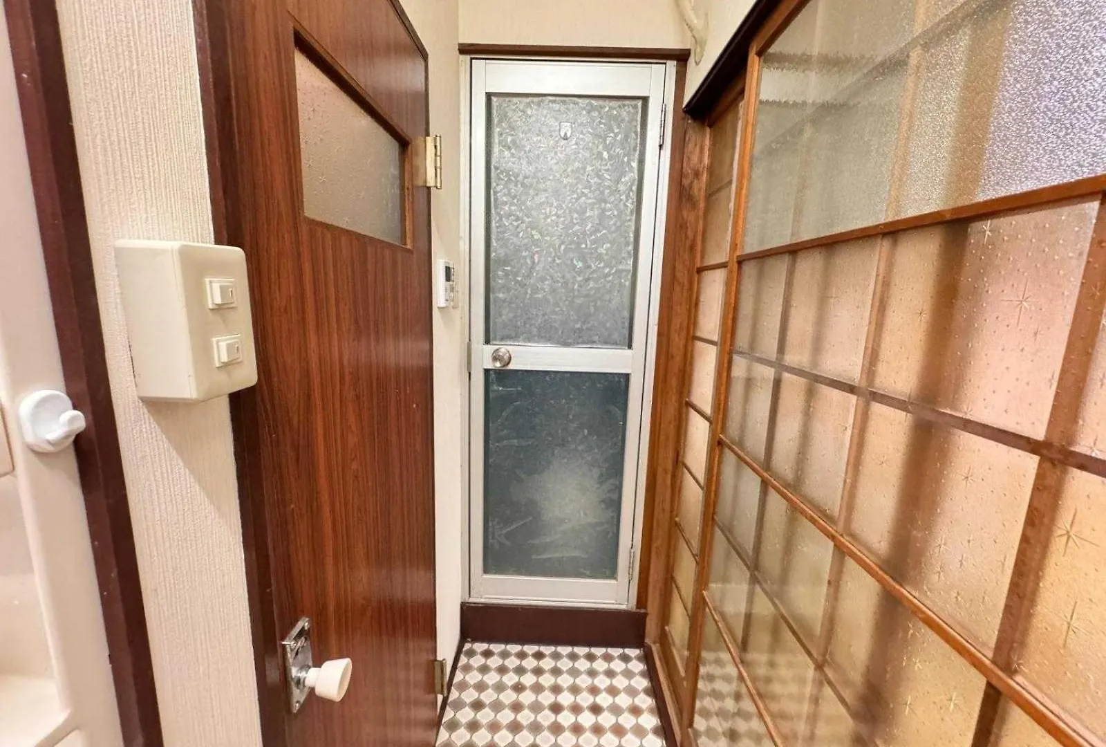 The Nomad Inn Osaka